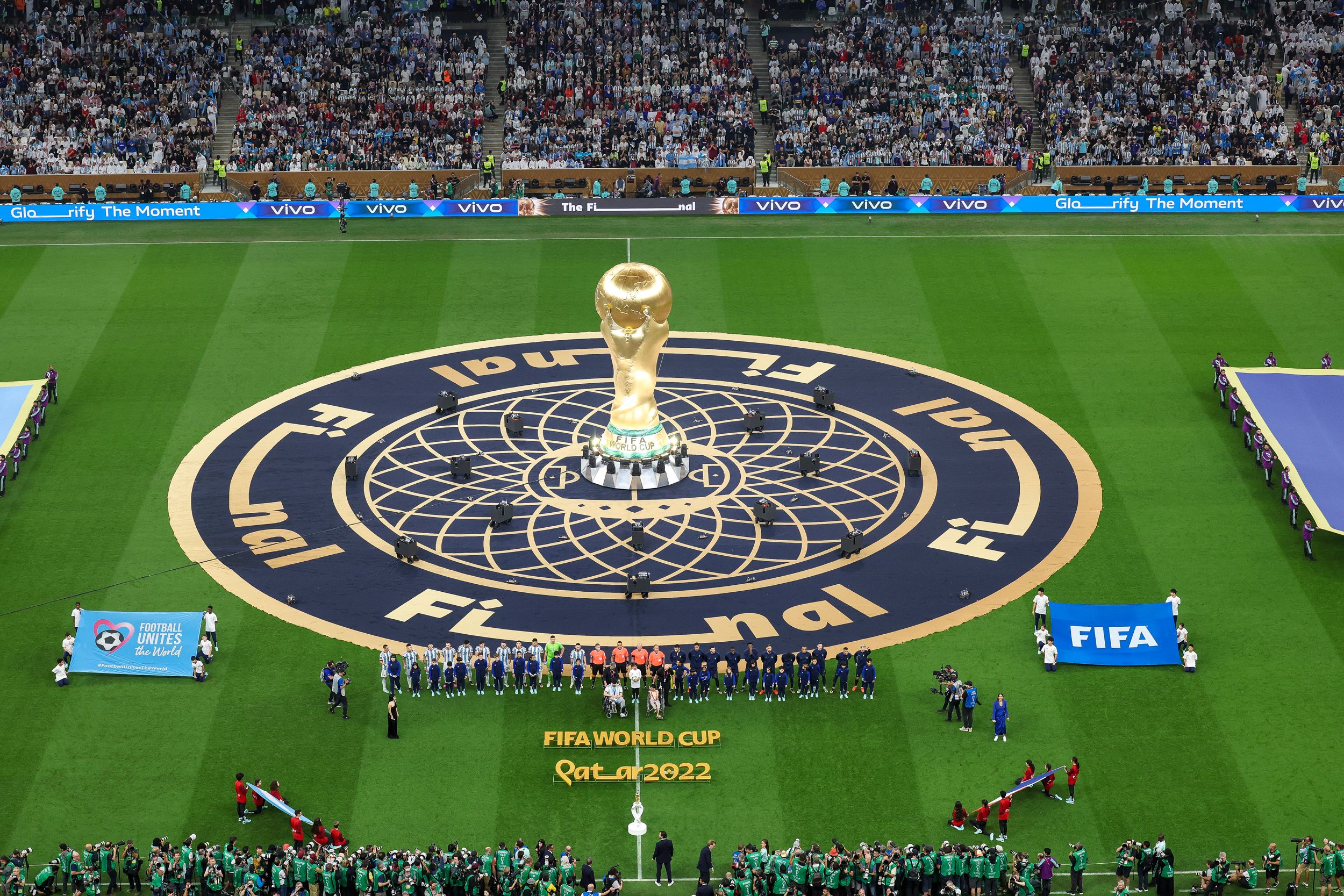 卡塔尔如何成为 FIFA 的足球技术试验场
