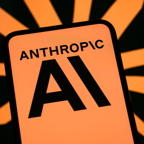 Anthropic 指控阿里最大规模克隆 Claude 攻击：动用 2.5 万账号，交互超 2880 万次