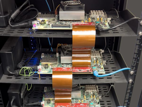 最大概率计算机问世:100万P比特,专治传统算力“头疼”的优化难题